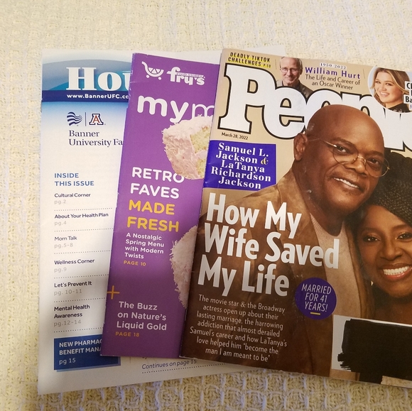 3 Magazines Bundle 1  People Magazine March 28, 2022 issue1  My Frys Magazi - Picture 7 of 11